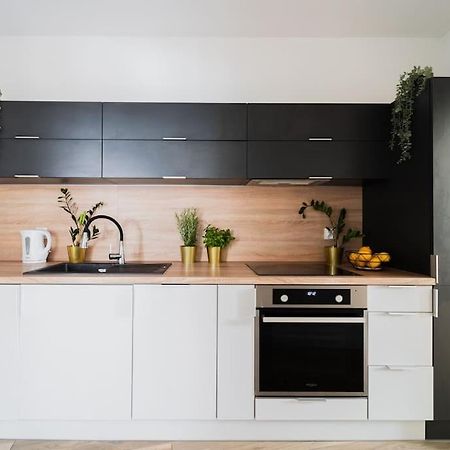 City Center - 3 Rooms - New Building - Private Parking Place - Garage Βρότσλαβ Εξωτερικό φωτογραφία