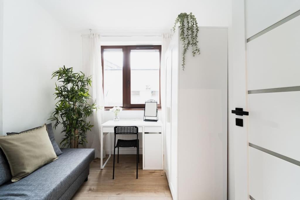 City Center - 3 Rooms - New Building - Private Parking Place - Garage Βρότσλαβ Εξωτερικό φωτογραφία