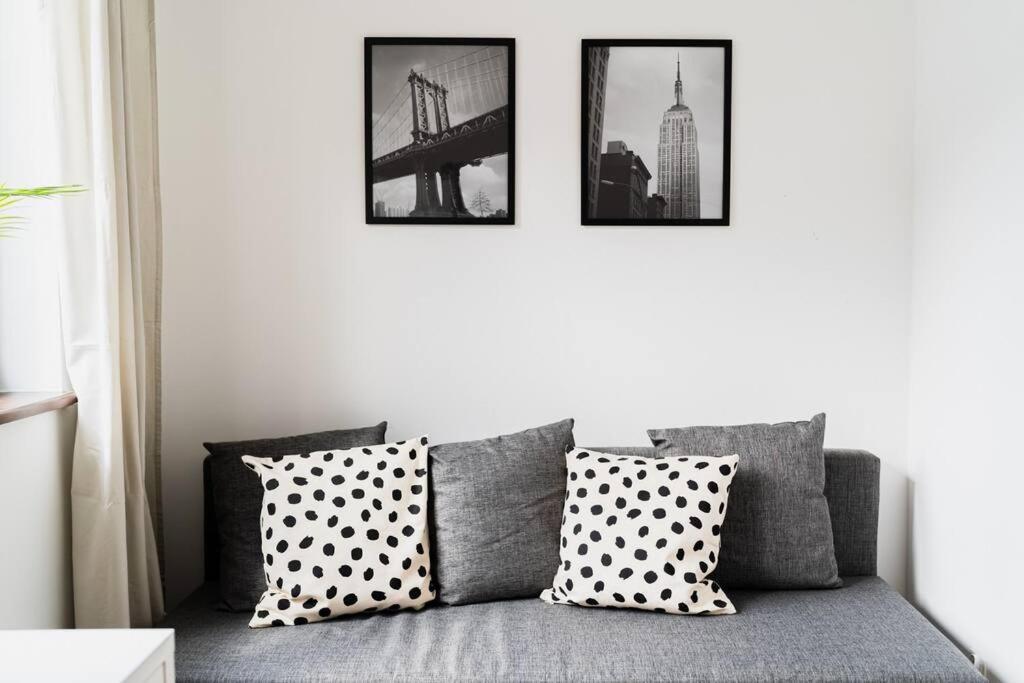 City Center - 3 Rooms - New Building - Private Parking Place - Garage Βρότσλαβ Εξωτερικό φωτογραφία
