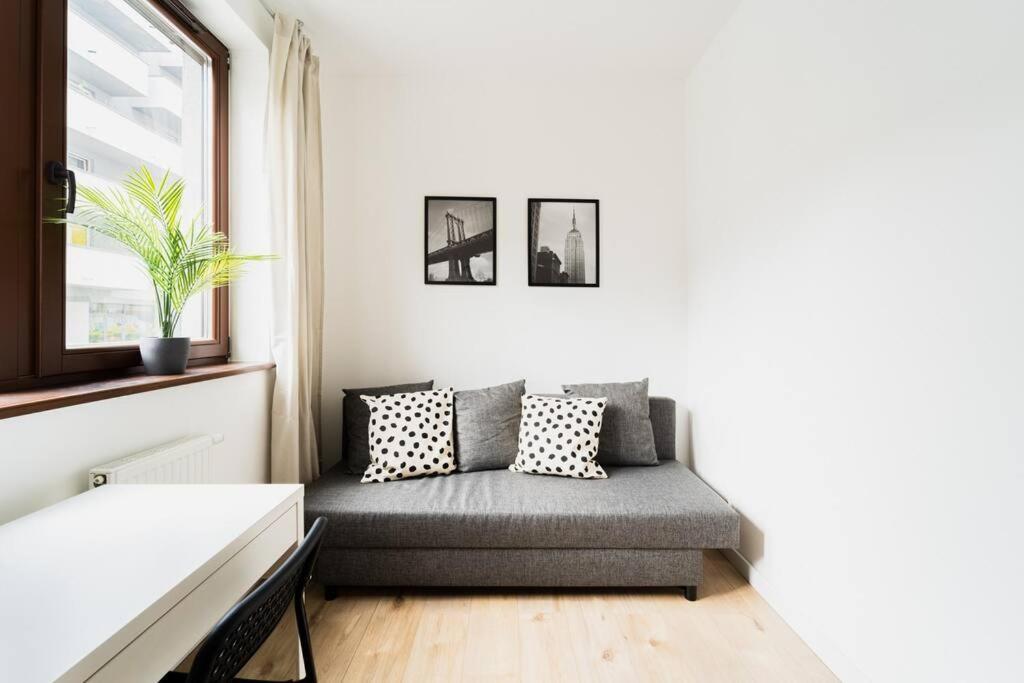 City Center - 3 Rooms - New Building - Private Parking Place - Garage Βρότσλαβ Εξωτερικό φωτογραφία