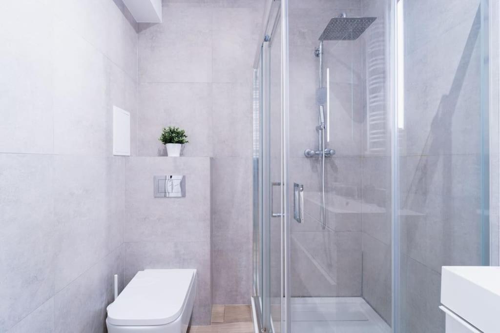 City Center - 3 Rooms - New Building - Private Parking Place - Garage Βρότσλαβ Εξωτερικό φωτογραφία